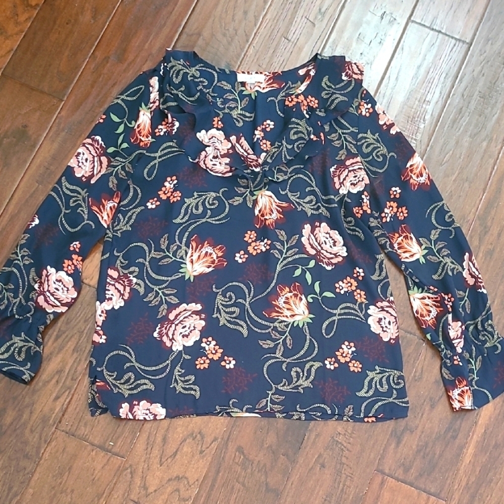 Loft Outlet navy blouse with floral pattern & ruffled neckline size Medium